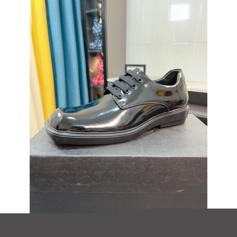Pra*a leather shoes